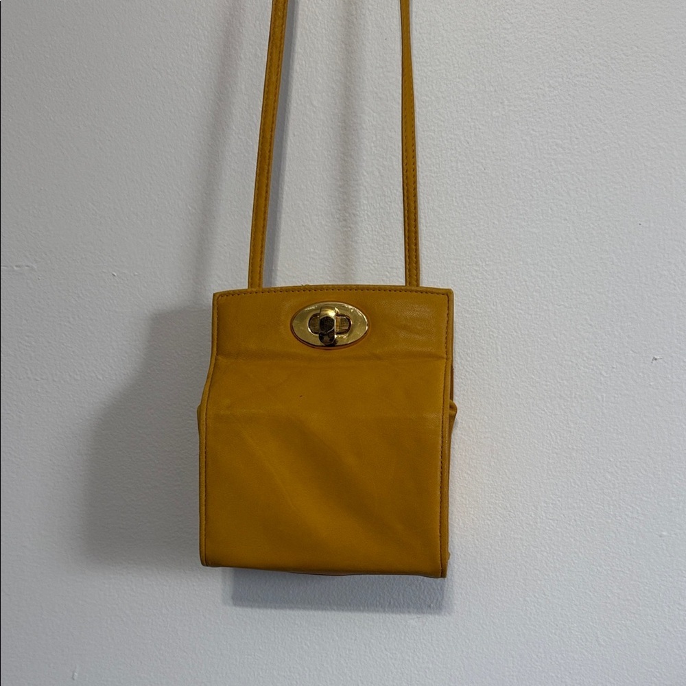 Gino Vintage Yellow Leather Crossbody Bag